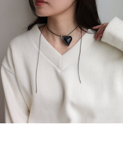 フェイクレザーハートペンダント