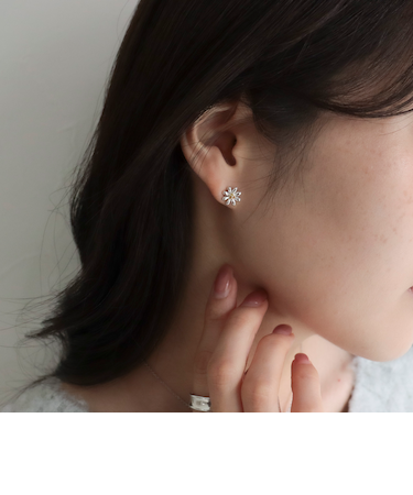 マーガレットピアス