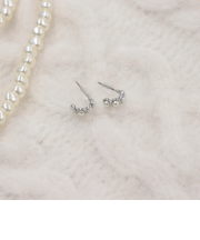 埋込パールCカーブピアス