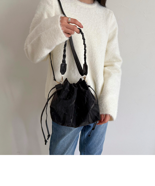 AULENTTI/オーレンティ】レザーキルトボディバッグ｜フレディ