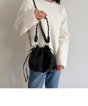 三つ編みハンドル巾着バッグ