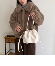 三つ編みハンドル巾着バッグ