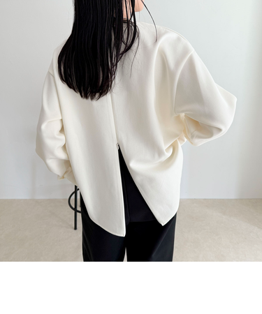 バックスリットポンチプルオーバー