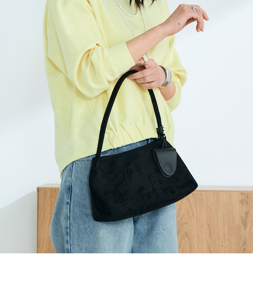 ホルダーチャーム付きワンハンドルバッグ