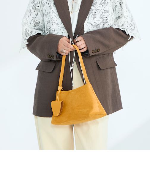 ホルダーチャーム付きワンハンドルバッグ