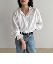 シャイニーシアーギャザーブラウス