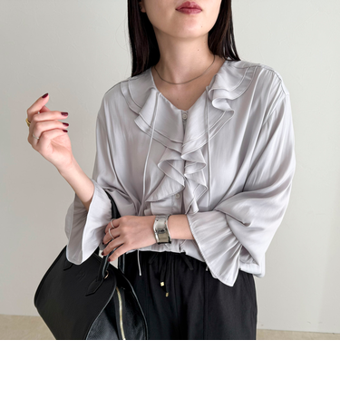 ボリュームフリル前開きブラウス
