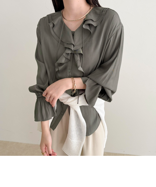 ボリュームフリル前開きブラウス