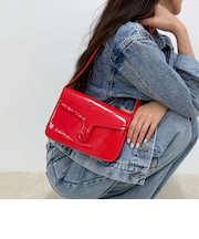 エナメルフラップワンハンドルバッグ