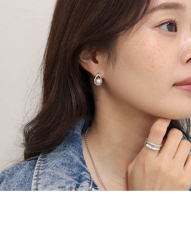 センターパールドロップピアス