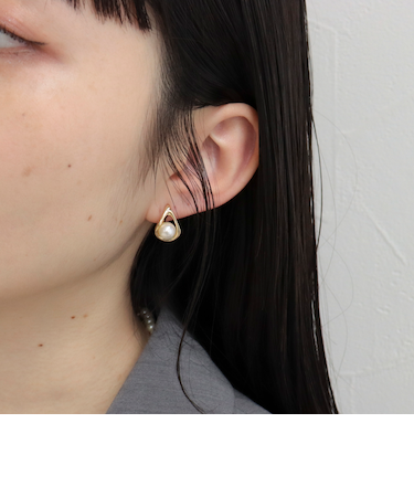 センターパールドロップピアス