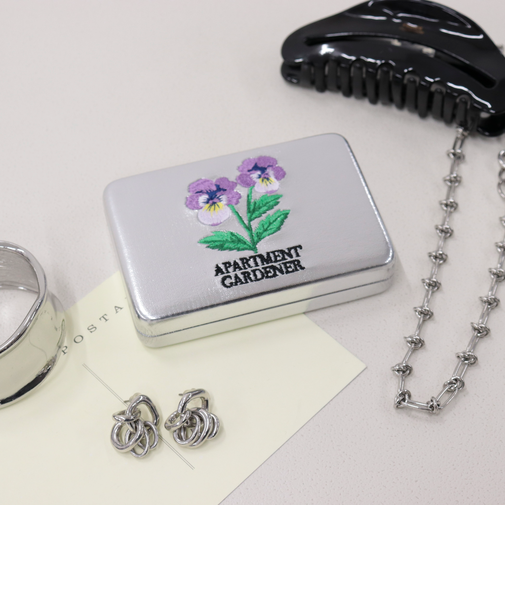 【JOli JOli/ジョリジョリ】刺しゅうスクエアケース