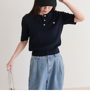 【大人気シリーズの新型登場!】FR刺しゅうケーブル柄半袖ポロ衿プルオーバーニット