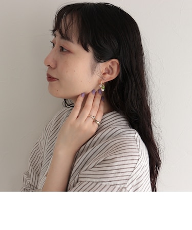 カラーマーガレットシンメピアス