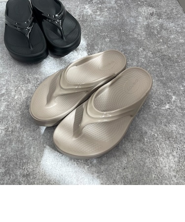 【OOFOS / ウーフォス】 OOmega