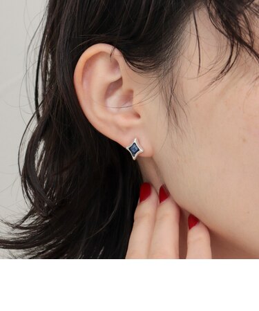 ダイヤカラーピアス