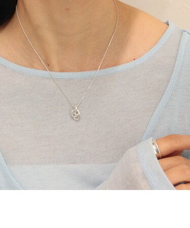 グルグルねじりトップネックレス
