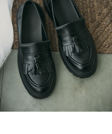 タッセルローファー