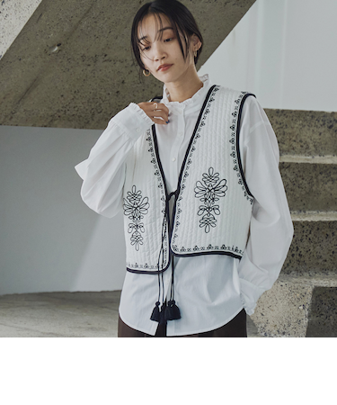 MARKET （マーケット）配色刺繍キルティングベスト
