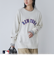 【スポーティ×ガーリー好バランス】MLB別注ワンポイントロゴクルーネックニット