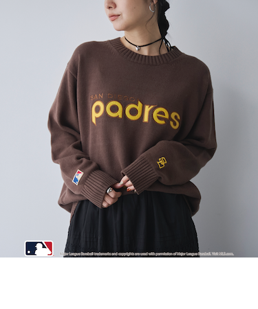 【スポーティ×ガーリー好バランス】MLB別注ワンポイントロゴクルーネックニット