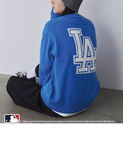 【スポーティ×ガーリー好バランス】MLB別注ワンポイントロゴクルーネックニット