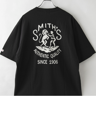 SMITH’S（スミス）別注エンブレムプリントTシャツ