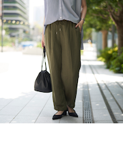 接触冷感リネンレーヨンテーパードパンツ（WEB限定サイズ）