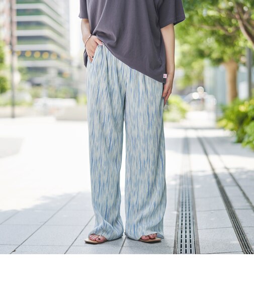 プリーツイージーワイドパンツ