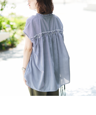 バックシャーリングスキッパーフレンチスリーブブラウス