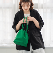 【再入荷・新色登場】レザーライク巾着ショルダーバッグ