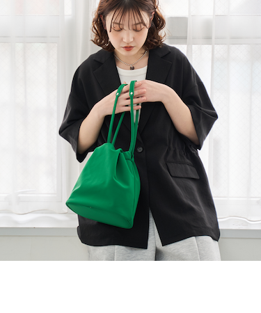 【再入荷・新色登場】レザーライク巾着ショルダーバッグ