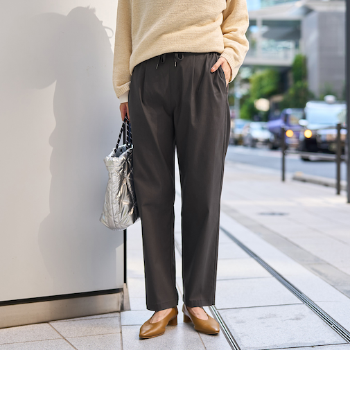 【定番】イージービューティーテーパードパンツ（WEB限定サイズ）