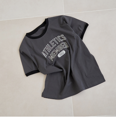 フロッキーロゴプリントリンガーTシャツ