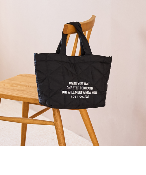 【再入荷・新色登場】ロゴ刺繍 幾何柄 キルトランチトートバッグ