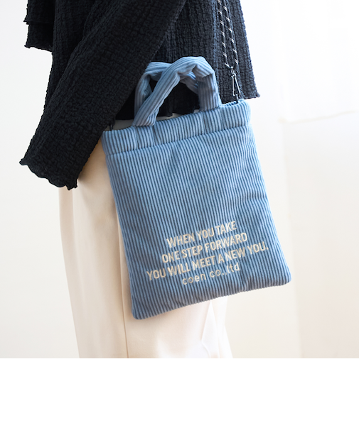 ロゴ刺繍コーデュロイショルダーバッグ