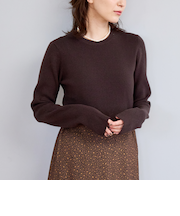 モチモチリブクルーネックニット