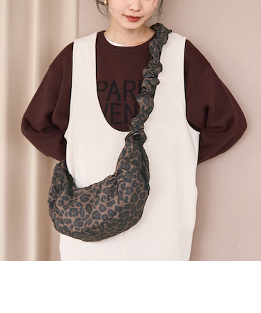 ギャザーハンドル ショルダーパディングバッグ