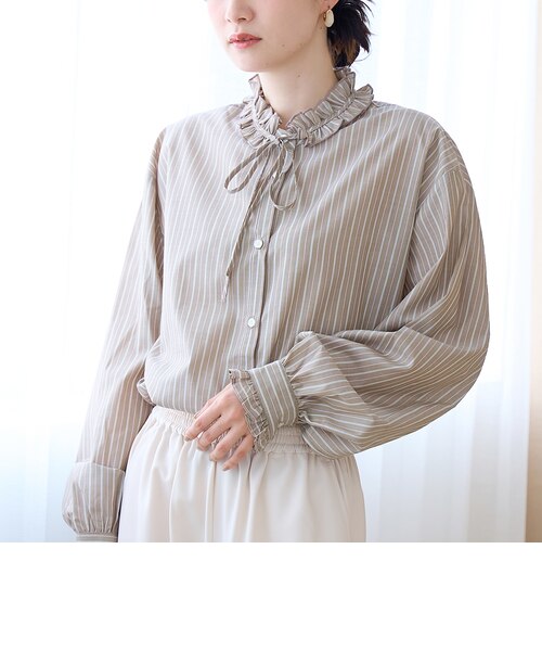 美品⚑ アンフィーロ　【抗菌防臭】イージーケア フリルネック シャツ イージーケア フリルネック シャツ / UNFILO | ファッション通販