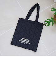 ロゴ刺繍 幾何柄 キルトトートバッグ