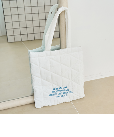 ロゴ刺繍 幾何柄 キルトトートバッグ