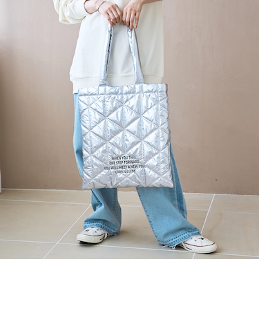 ロゴ刺繍 幾何柄 キルトトートバッグ
