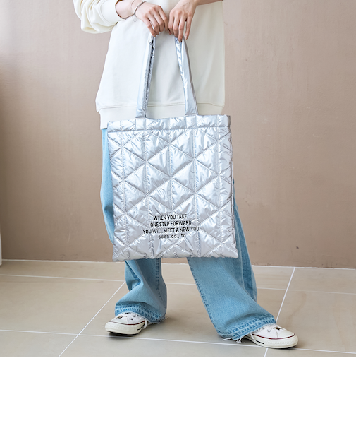 ロゴ刺繍 幾何柄 キルトトートバッグ