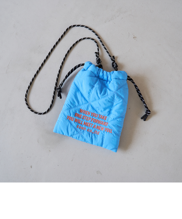 ロゴ刺繍 幾何柄 キルト巾着ショルダーバッグ（Sサイズ）