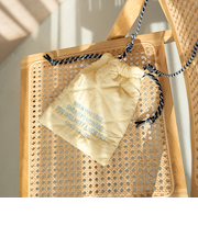 ロゴ刺繍 幾何柄 キルト巾着ショルダーバッグ（Sサイズ）