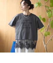 【汗染み軽減 / 接触冷感】裾レースドッキング アソートロゴプリントTシャツ