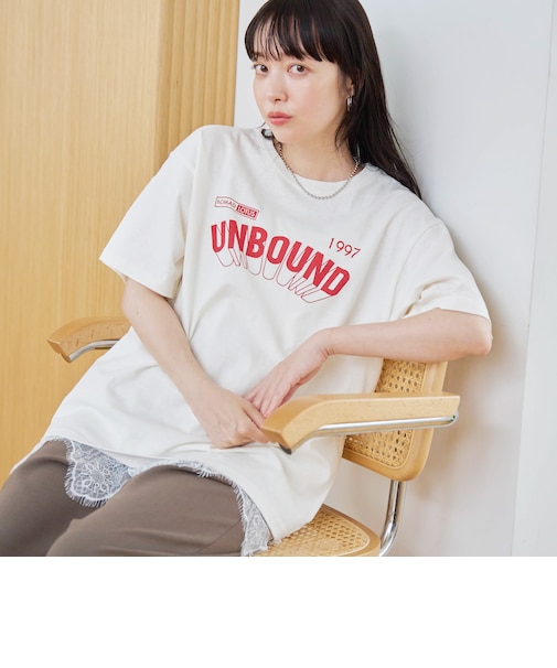 【汗染み軽減】 立体ロゴ風プリントTシャツ