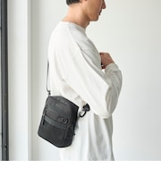 タテZIPショルダーバッグ