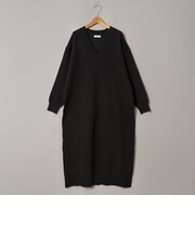 軽やかVネックロングニットワンピース