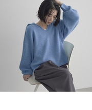 エアリーヤーン フード付きVネックニット